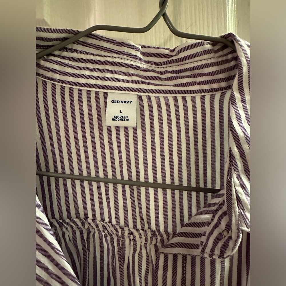 Old navy blouse, Size L - Picture 2 of 4